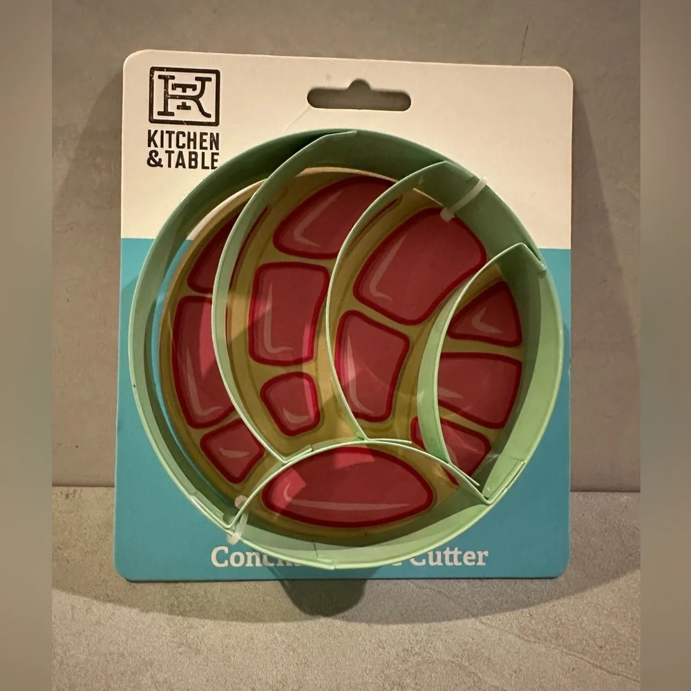 Kitchen & Table Mint Green Concha Cookie Cutter